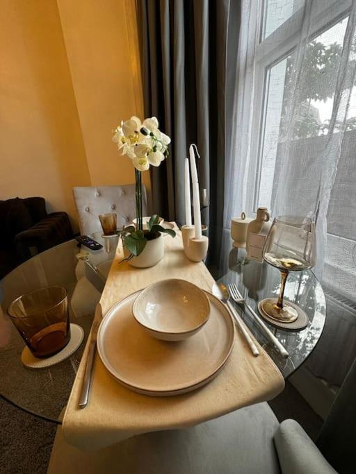 Capital In Stratford Apartment *